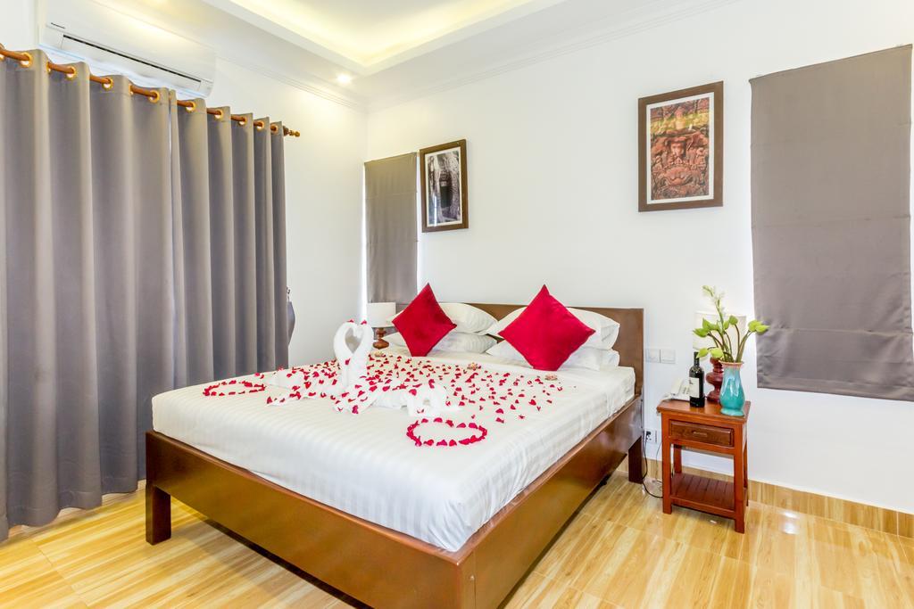 Ravel Boutique Hotel Сіємреап Екстер'єр фото