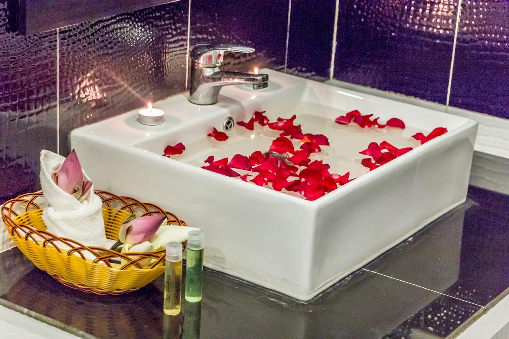 Ravel Boutique Hotel Сіємреап Екстер'єр фото